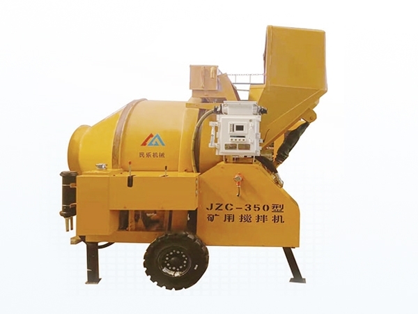 礦用濕噴臺車(chē)，礦用混凝土泵，礦用攪拌機發(fā)貨